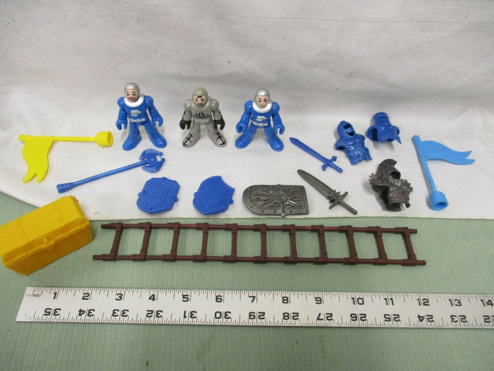 Fisher Price Imaginext Eagle Talon Castle Knights Shields Weapons Pick 1 Part