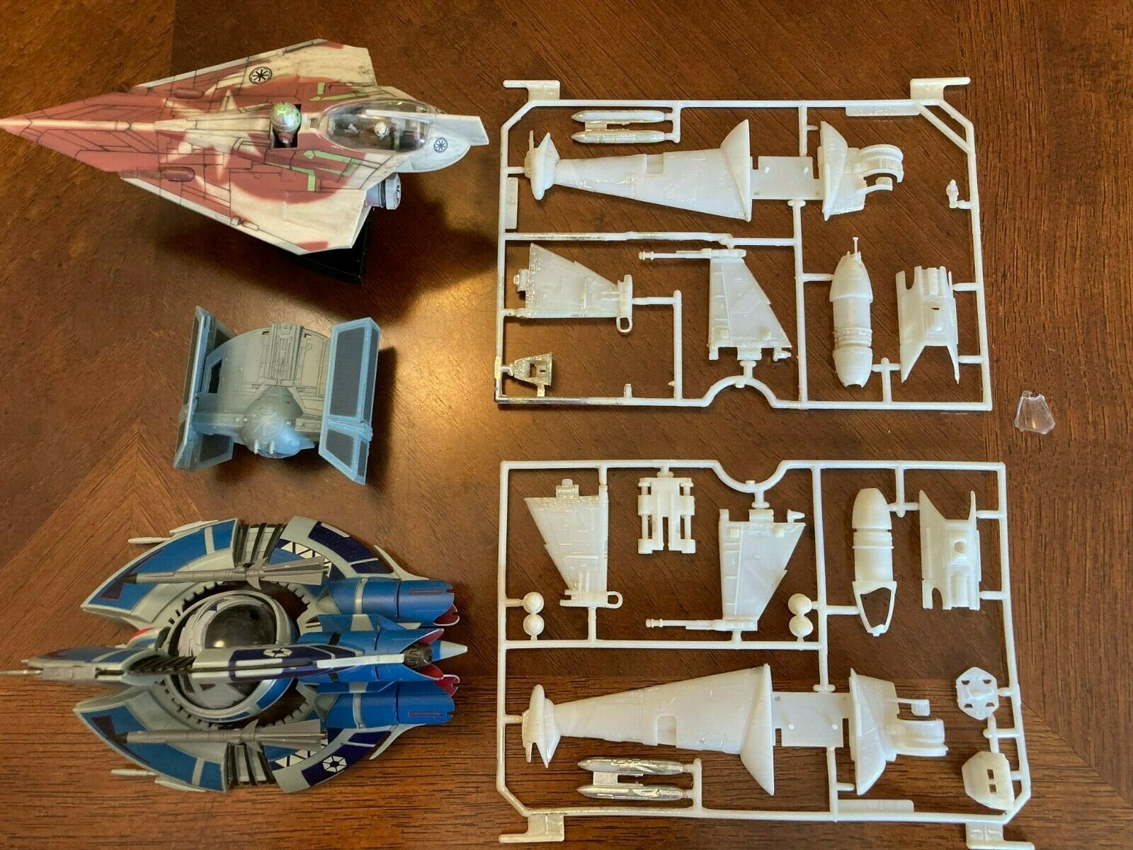 Lot Of Star Wars Model Kits, Various Series And Scales